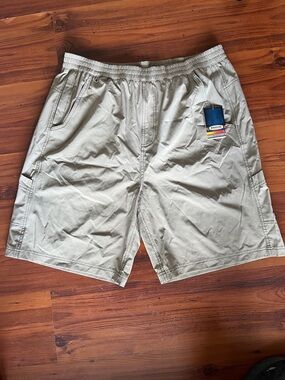 Magellan Outdoors Men's Taupe Elastic-Waist Hybrid Shorts